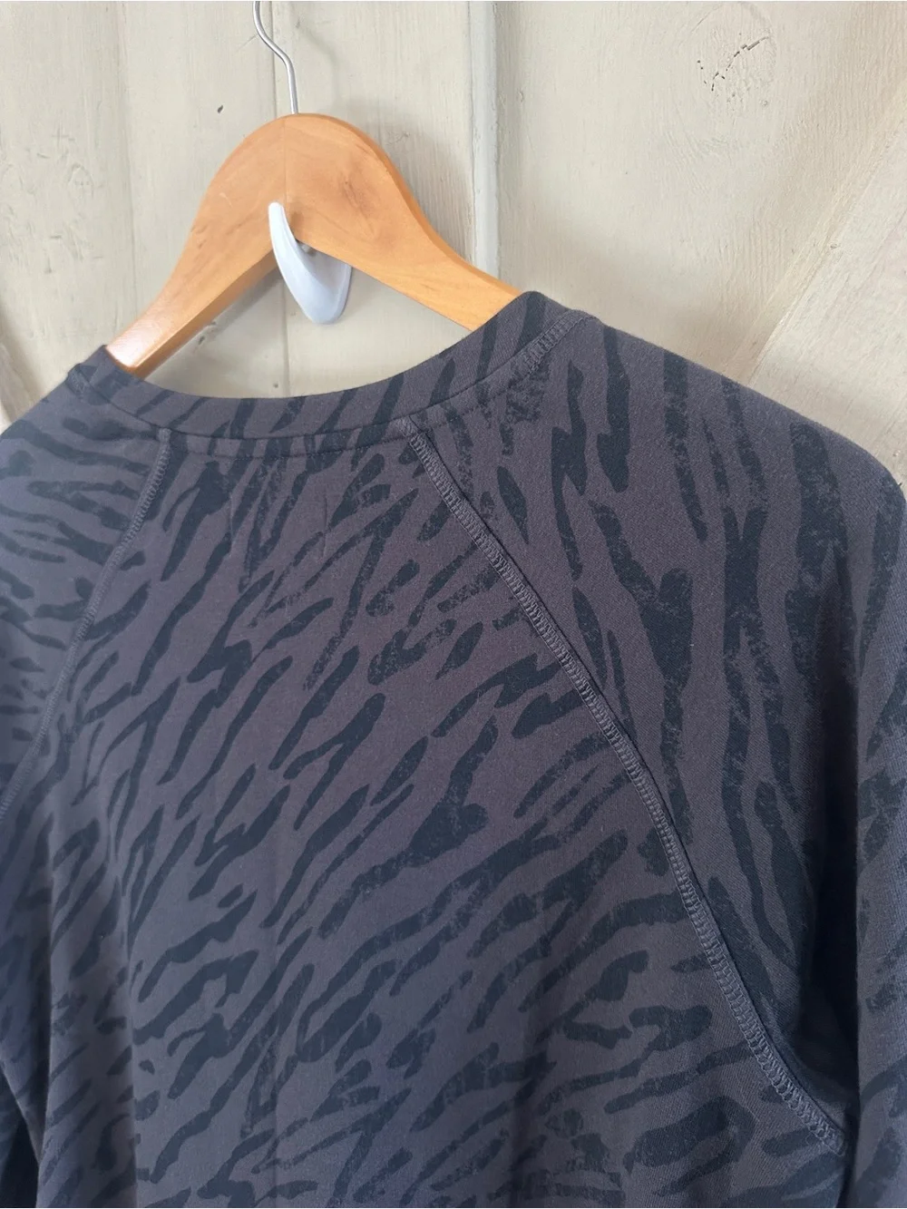 Pact Organic Cotton Animal Print Raglan Top Ruched Side Tie Long Sleeve M